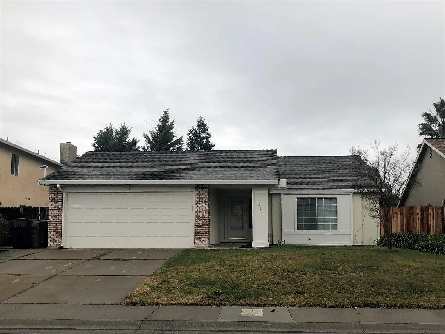 4024 La Tarriga Way photo 1