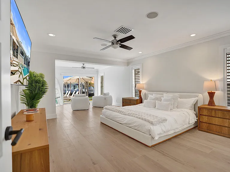 885 Nafa Dr — Photo 52