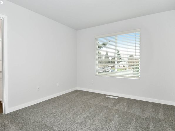 5907 NE 70th St, Vancouver, WA 98661