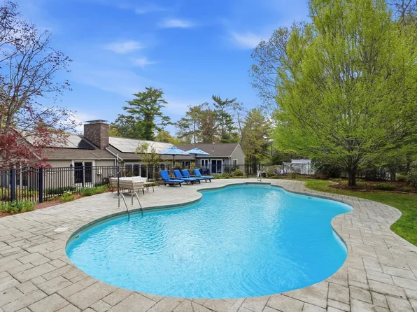 180 Chestnut St, Duxbury, MA 02332