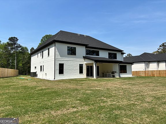 5th image of 4077 Ridge Rd