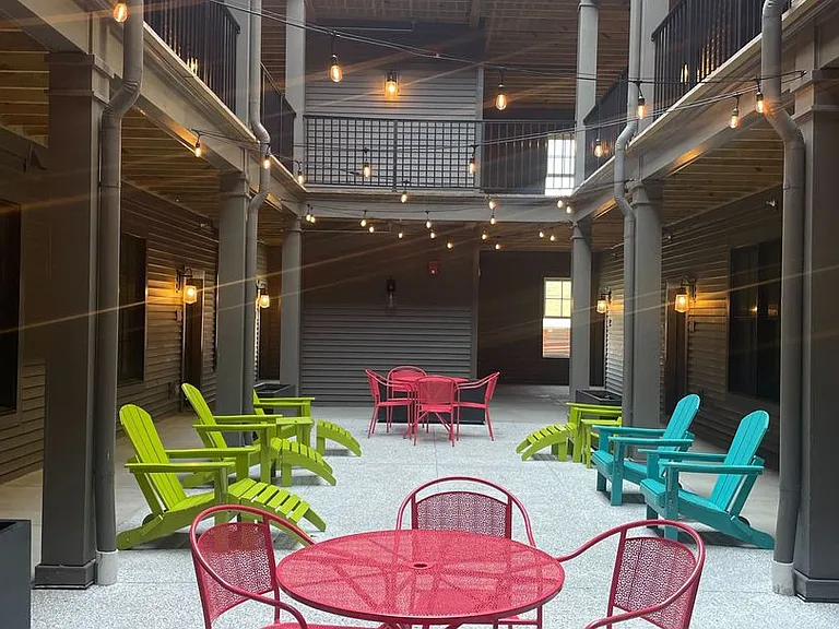 Beautiful luxury apartments available close to downtown! — Photo 58