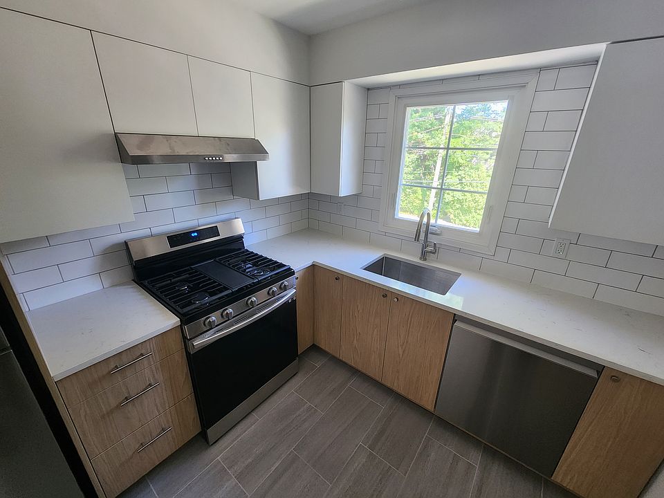 1st image of 460 Henderson Ave