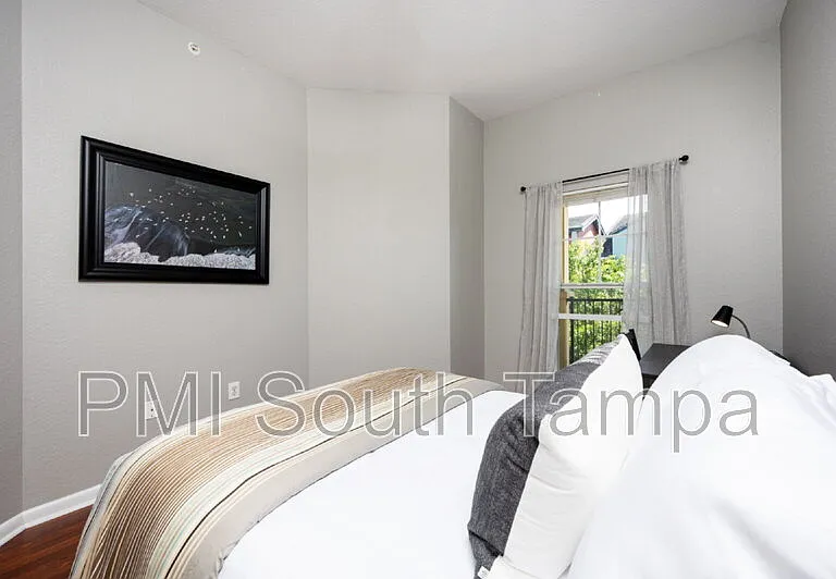 2421 W Horatio St #838 — Photo 19