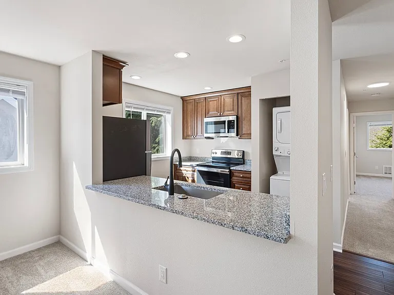 Park Place Apartments — Photo 1
