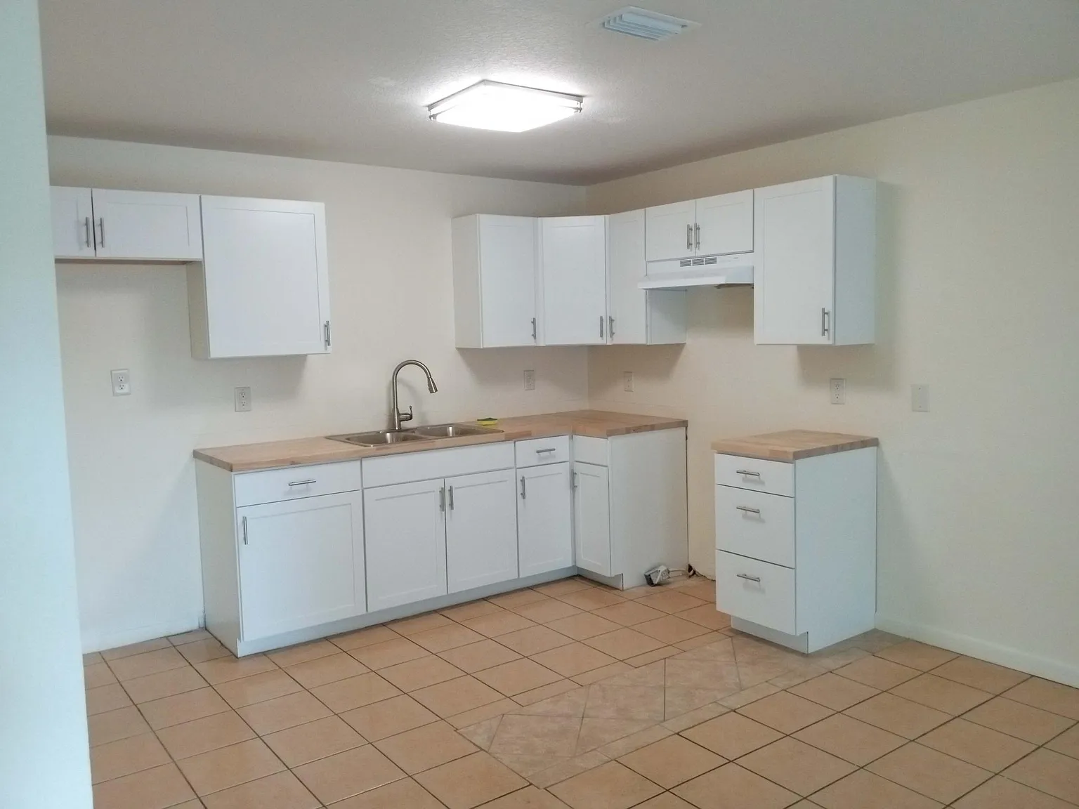 2 bed, 800 sqft, $1,200 — Photo 2