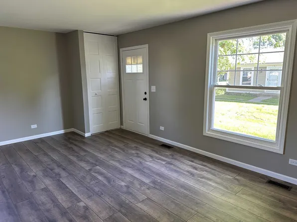 303 Somerset Ln #303, Vernon Hills, IL 60061