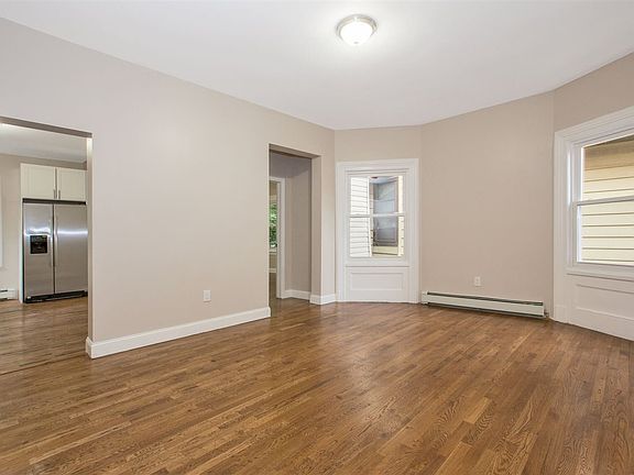 3rd image of 28 Boyd Ave