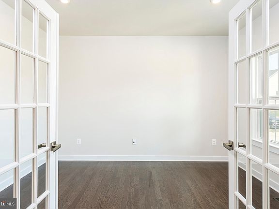 3rd image of 8206 Hickory Hollow Dr