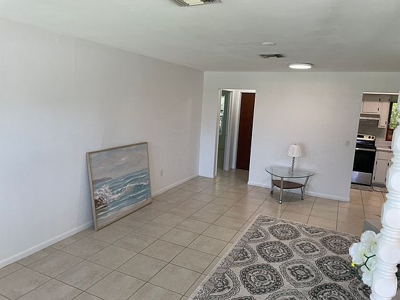 4th image of 10022 8th St N