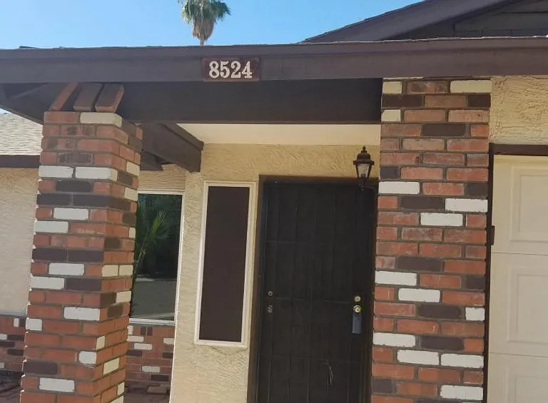 8524 N 51st Ln — Photo 2