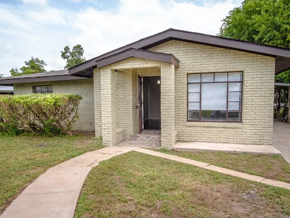 406 Como St