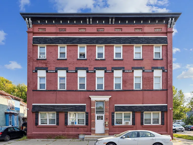 348 Maria Ave — Photo 1