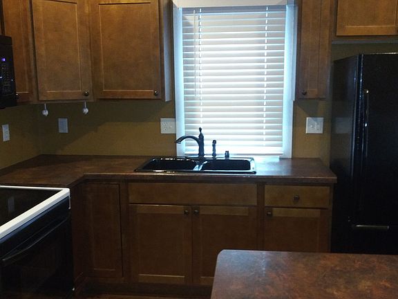 2nd image of 612 W Summer St #L
