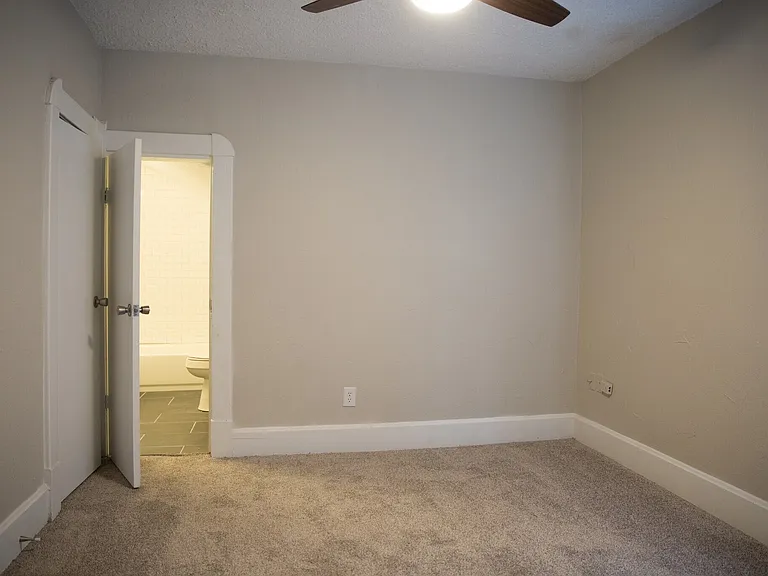 4052 Cornelius Ave — Photo 12
