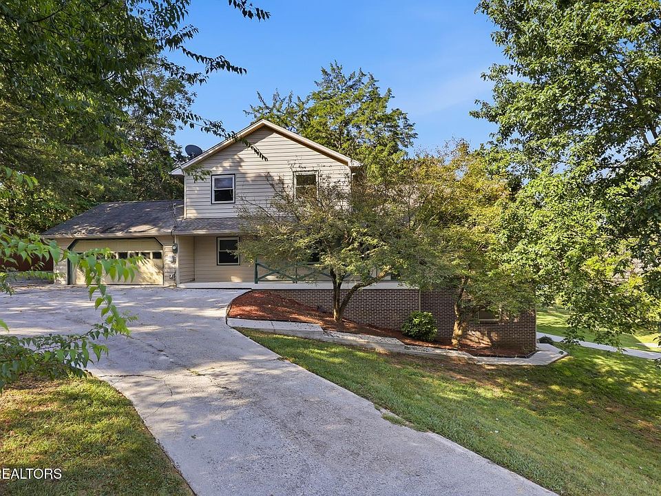 1st image of 903 Misty Springs Rd