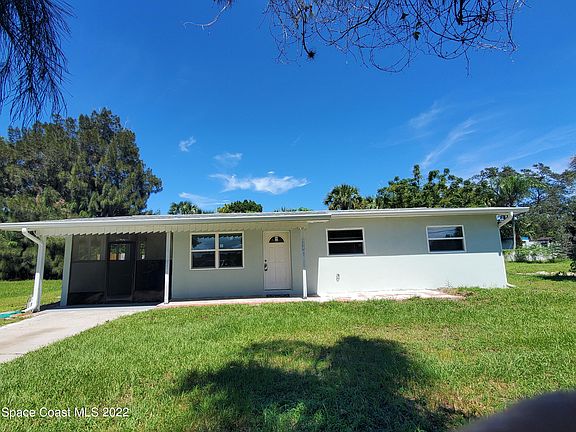 5th image of 1034 Carlton Dr