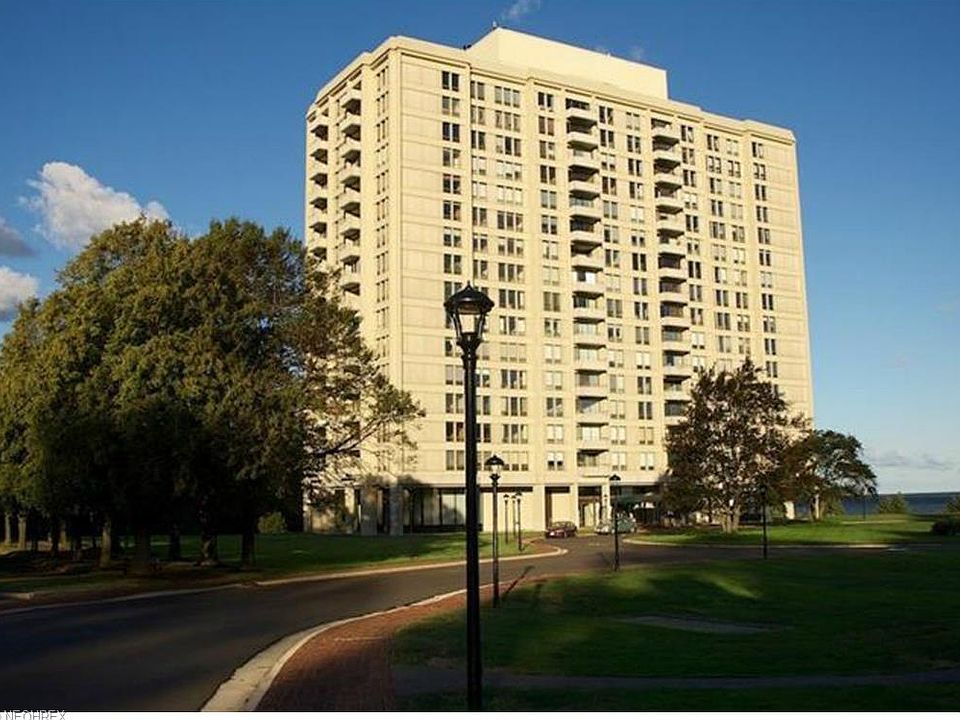 1st image of 2 Bratenahl Pl APT 7D