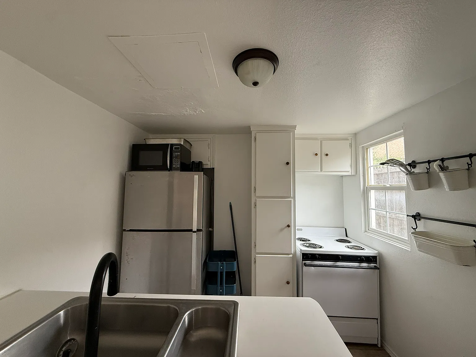 1 bed, 400 sqft, $950 — Photo 3