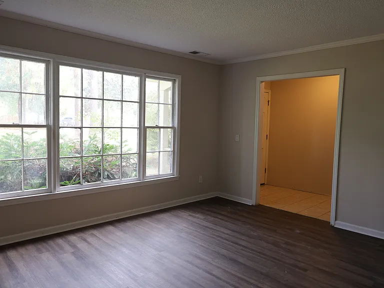 214 Oakleaf Dr — Photo 36