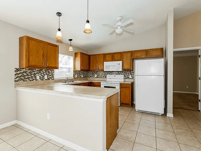 2795 Yacolt Ave — Photo 6