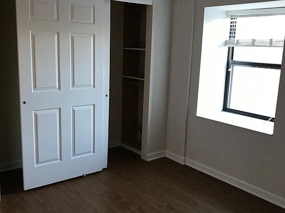 3rd image of 415 W Jefferson Ave APT 303