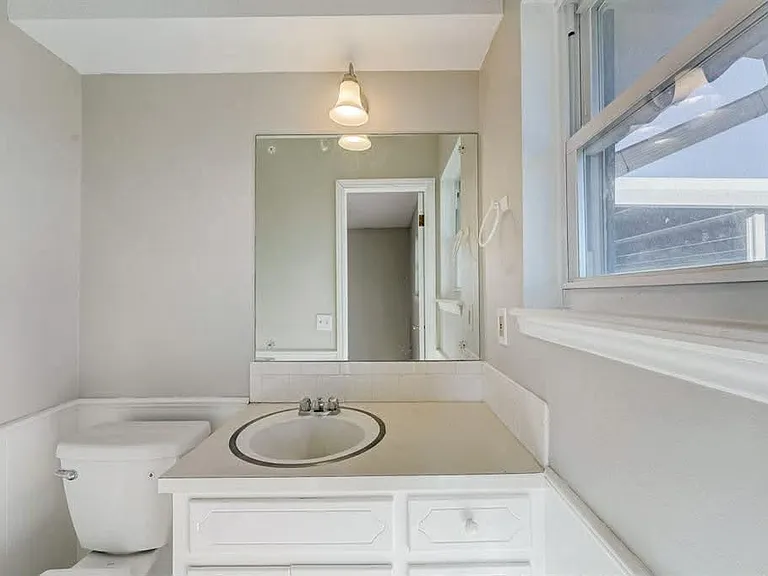 2600 SW 78th St — Photo 11