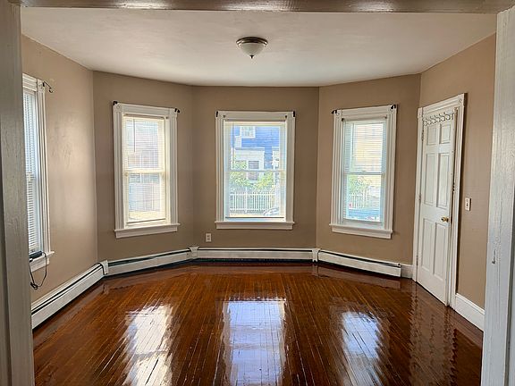 5th image of 185 Althea St #1