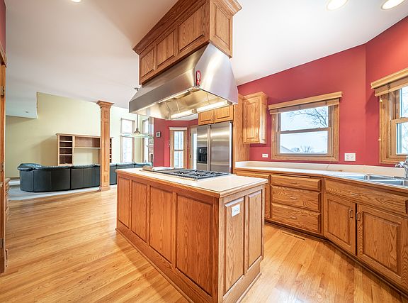 5th image of 11049 Laurel Hill Dr