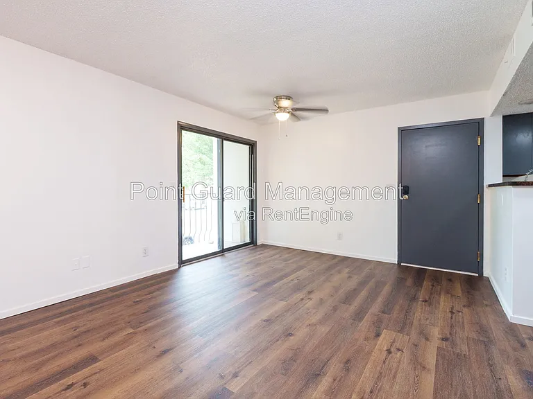 Midtown Place Apartments — Photo 24