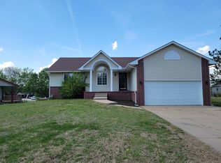 610 Sykes Rd, Wellington, KS 67152