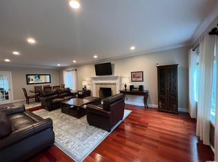 195 Cherry St, Woodmere, NY 11598