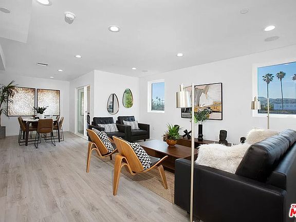 2nd image of 945 N Oxford Ave #2