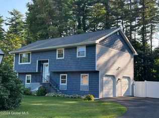 30 Penny Royal Rd, Malta, NY 12020