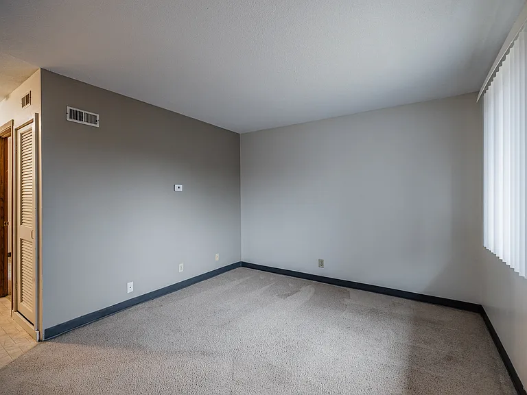 1114 G St #6 — Photo 3