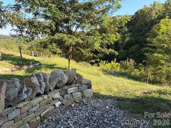 4401 Meadows Town Rd, Marshall, NC 28753