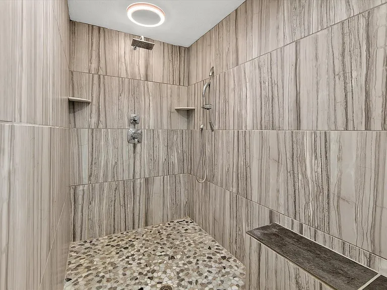 147 Valley Dr — Photo 34