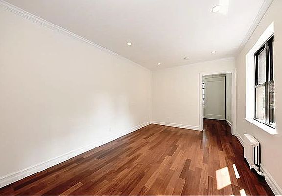 5th image of 312 W 23rd St APT 1P