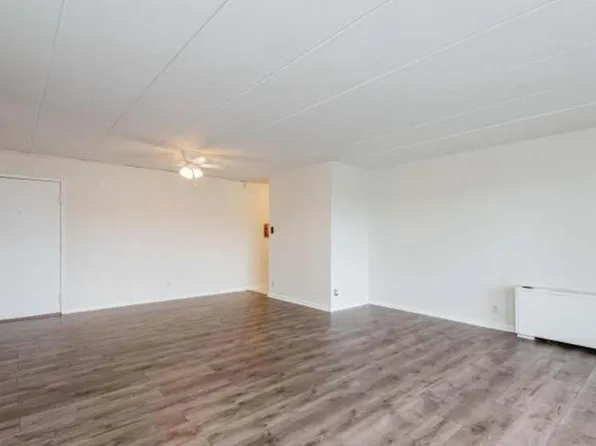 6011 Emerson St APT 310, Bladensburg, MD 20710