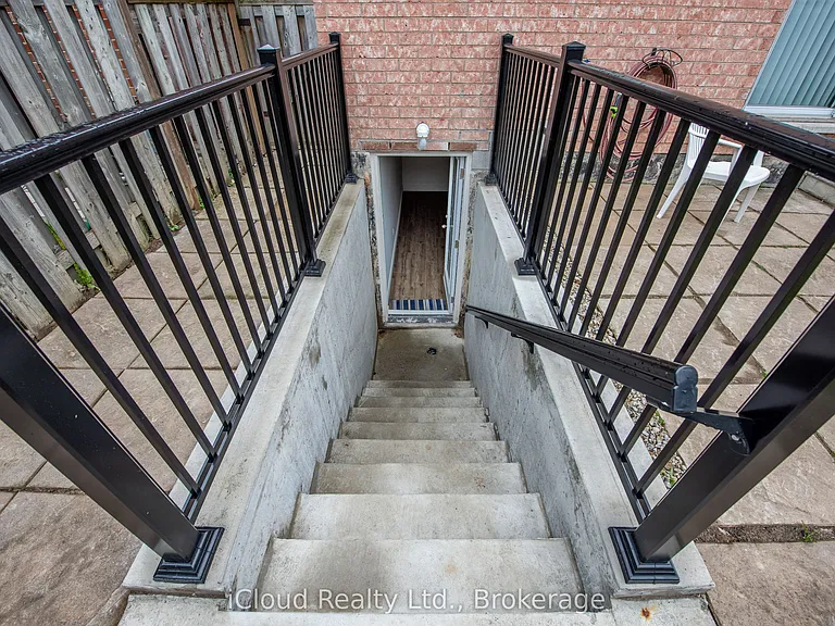 899 Boyer Blvd #LOWER LEVEL — Photo 3