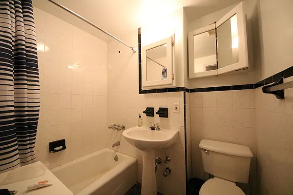 Rented by (Legacy) NY Quality Living Uptown | media 10