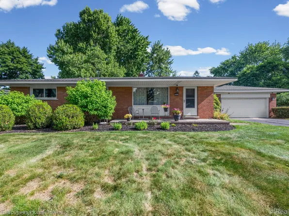 5615 Althea St, Shelby Township, MI 48316