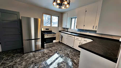 1520 Durand St Photo 1