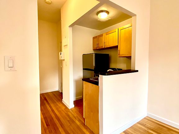 4th image of 521 E 82nd St APT 3A