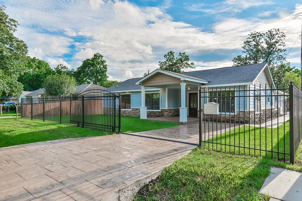 9821 Clark Rd, Houston, TX 77076 | Zillow