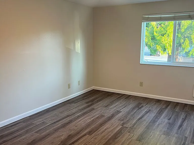445 SW 156th St — Photo 39