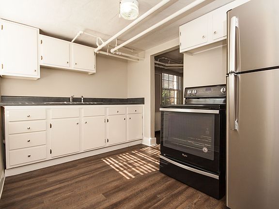 3rd image of 542 Fatherland St APT 5
