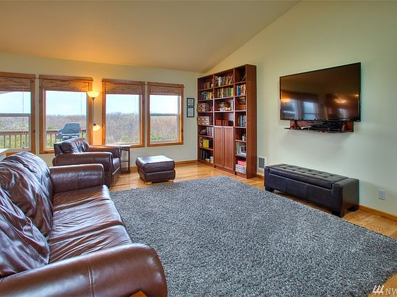 5th image of 127 Sand Dune Ave NW