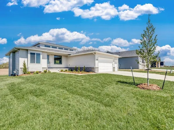 3327 S Linden Ct, Wichita, KS 67210