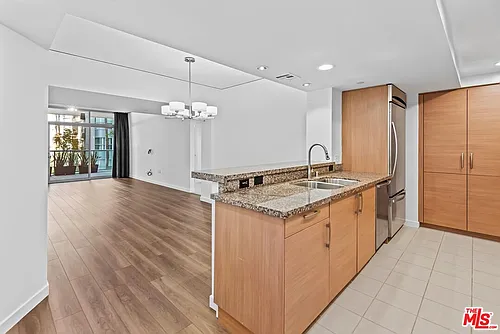 13650 Marina Pointe Dr Photo 1
